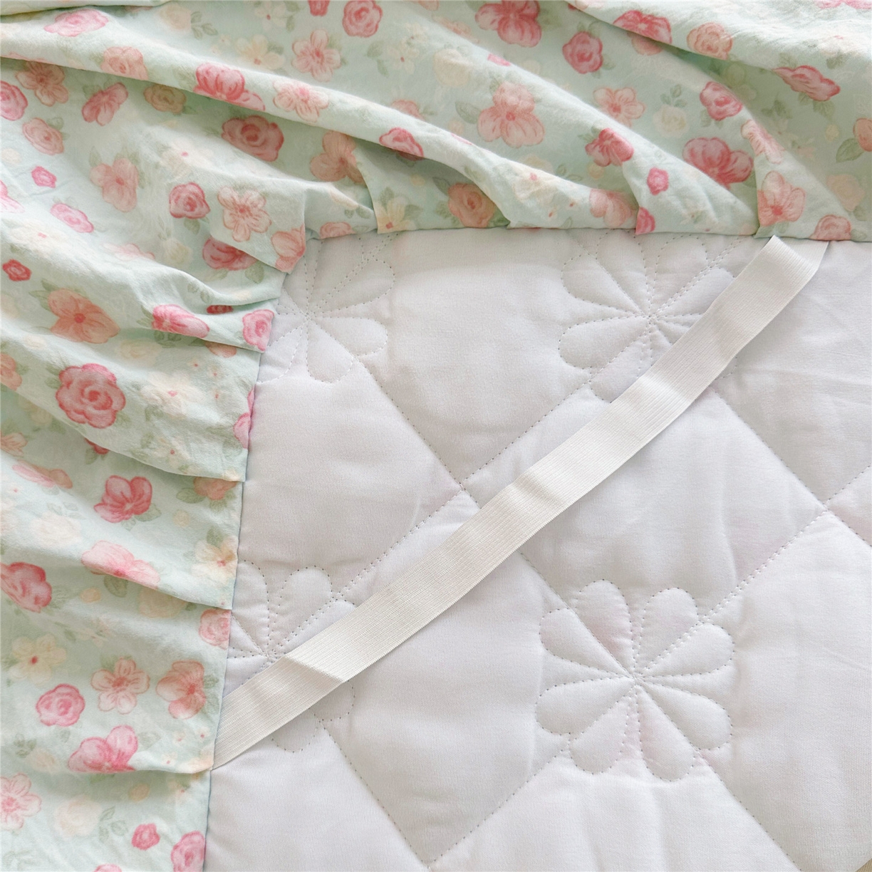 91家纺网 家纺一手货源 找家纺 十个点家纺 2025新款加厚磨毛木棉床裙三件套-绫罗系列 海棠花