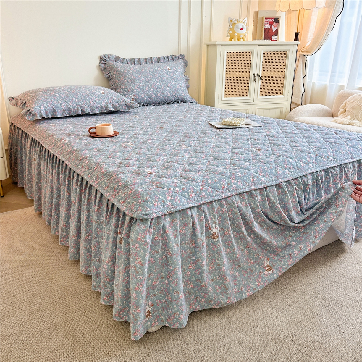 91家纺网 家纺一手货源 找家纺 十个点家纺 2025新款加厚磨毛木棉床裙三件套-绫罗系列 米兰