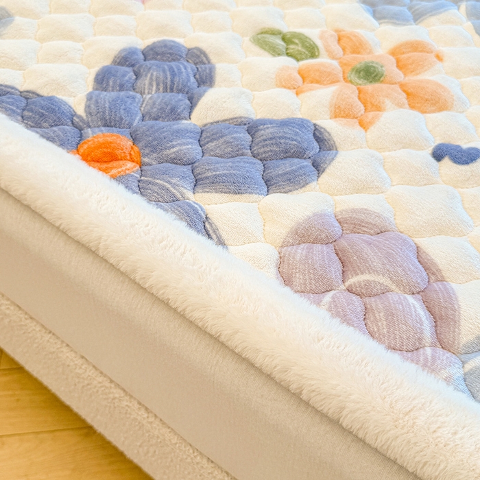 91家纺网 家纺一手货源 找家纺 喜居 2025新款高克重印花牛奶绒夹棉床褥床垫子褥子床护垫 幸福花