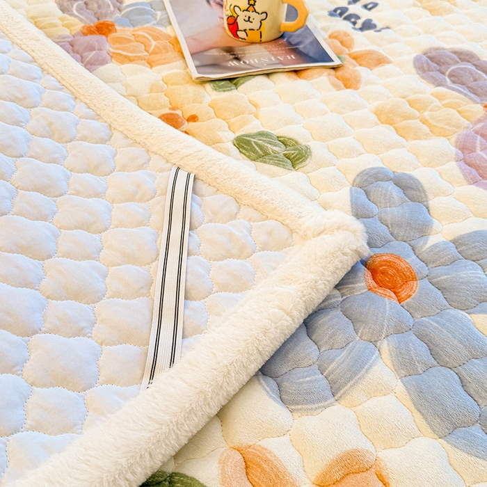 91家纺网 家纺一手货源 找家纺 喜居 2025新款高克重印花牛奶绒夹棉床褥床垫子褥子床护垫 幸福花