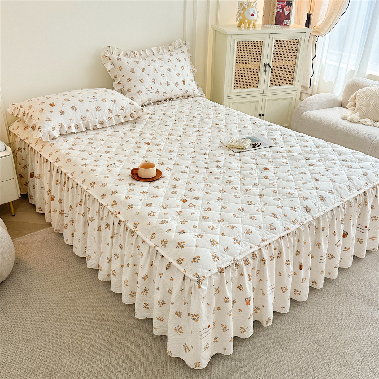 91家纺网 家纺一手货源 找家纺 十个点家纺 2025新款加厚磨毛木棉床裙三件套-绫罗系列 木棉花