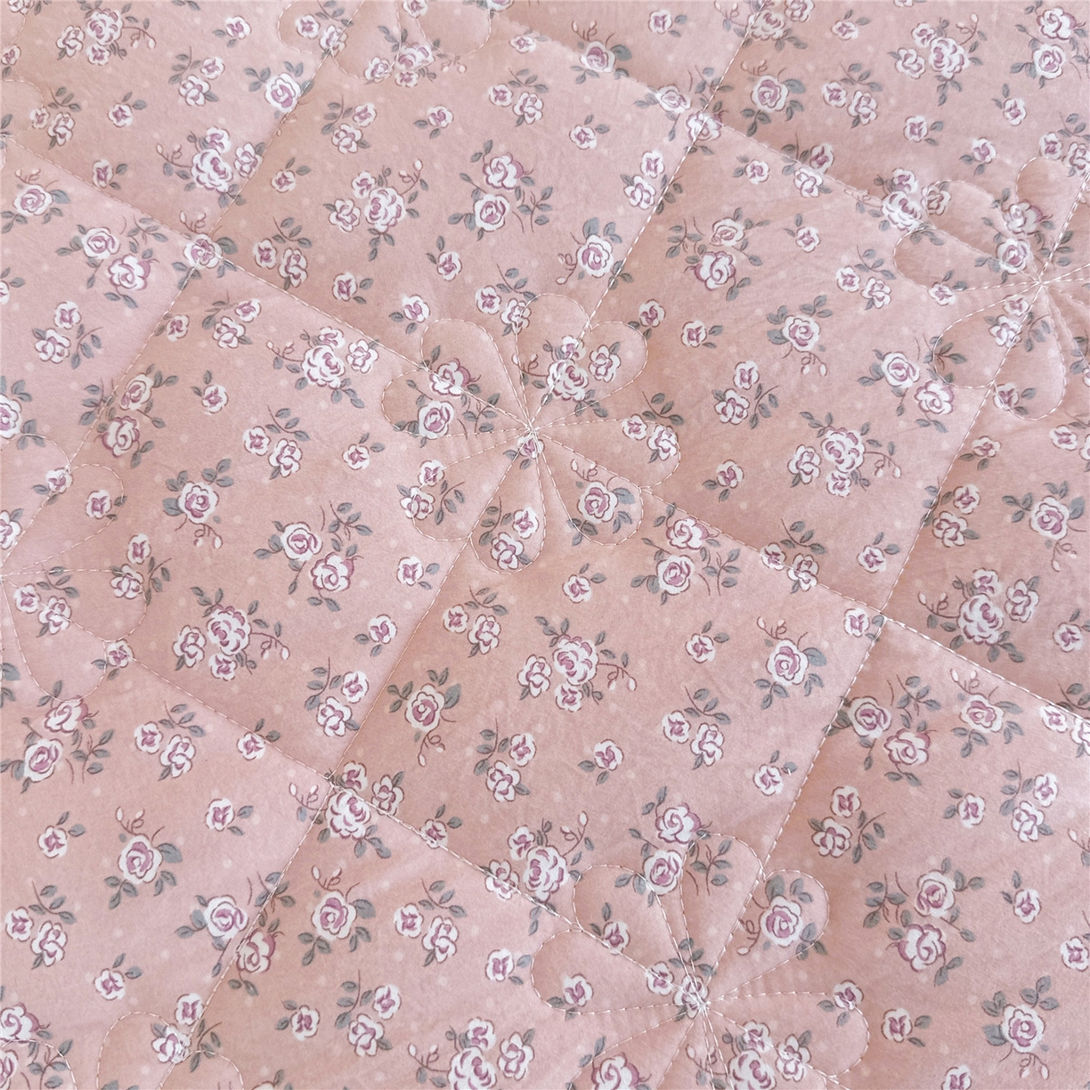 91家纺网 家纺一手货源 找家纺 十个点家纺 2025新款加厚磨毛木棉床裙三件套-绫罗系列 爱意萌萌