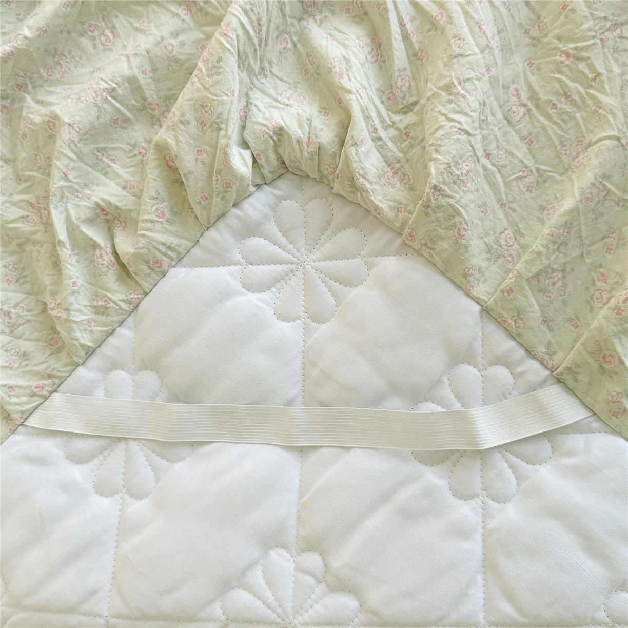 91家纺网 家纺一手货源 找家纺 十个点家纺 2025新款加厚磨毛木棉床裙三件套-绫罗系列 格桑花