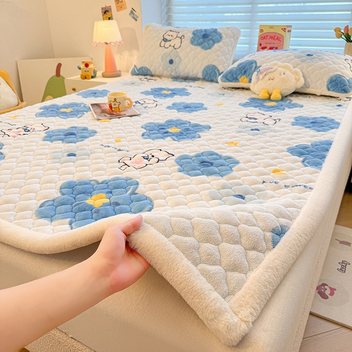 91家纺网 家纺一手货源 找家纺 喜居 2025新款高克重印花牛奶绒夹棉床褥床垫子褥子床护垫 元气喵