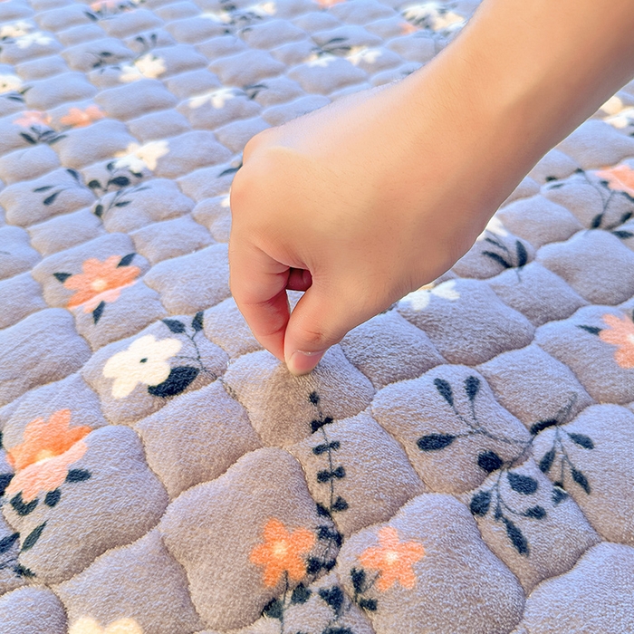 91家纺网 家纺一手货源 找家纺 喜居 2025新款高克重印花牛奶绒夹棉床褥床垫子褥子床护垫 紫色花海