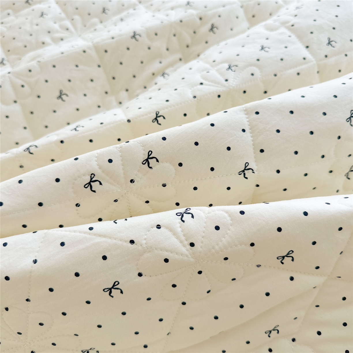 91家纺网 家纺一手货源 找家纺 十个点家纺 2025新款加厚磨毛木棉床裙三件套-绫罗系列 同心结