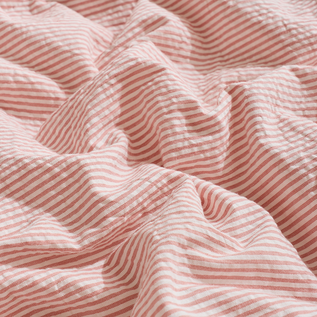 91家纺网 家纺一手货源 找家纺 LADYCOCO可可家居 2025新款针织+梭织被子（春秋被、冬被）被子被芯 泡泡纱被子条纹粉