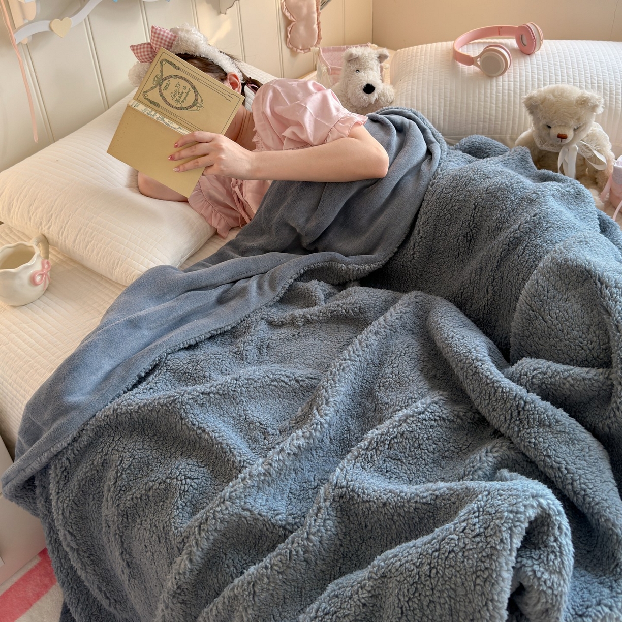 91家纺网 家纺一手货源 找家纺 顾里家纺 2025新款韩系糯叽叽纯色羊羔绒毯毛毯毯子 黑巧灰