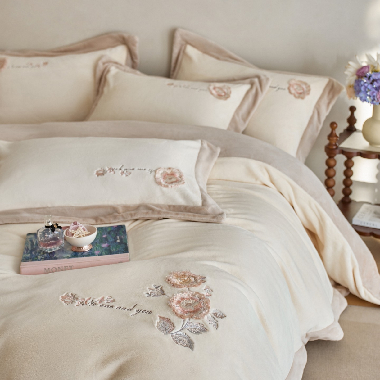 91家纺网 家纺一手货源 找家纺 蓝梦 2025新款270g全消光牛奶绒四件套-甜心奶泡 甜心奶泡-米杏