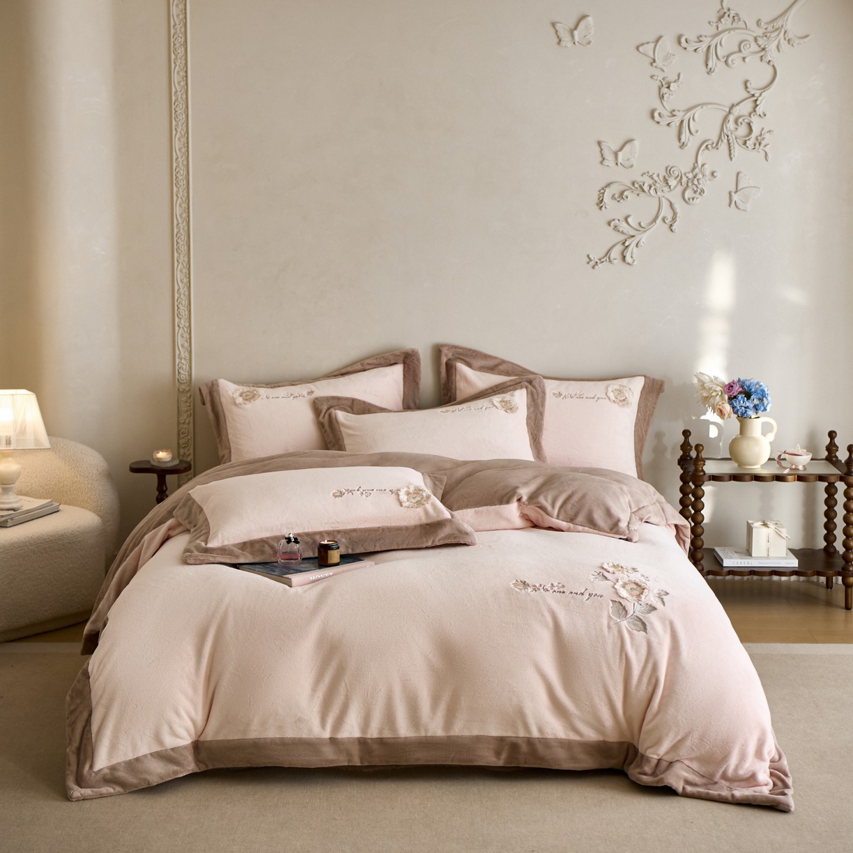 91家纺网 家纺一手货源 找家纺 蓝梦 2025新款270g全消光牛奶绒四件套-甜心奶泡 甜心奶泡-梦想粉