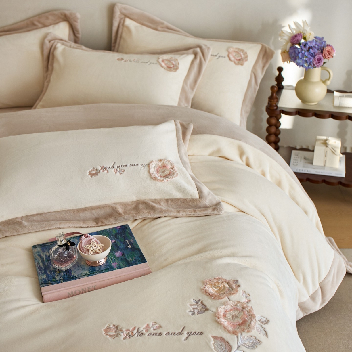 91家纺网 家纺一手货源 找家纺 蓝梦 2025新款270g全消光牛奶绒四件套-甜心奶泡 甜心奶泡-米杏