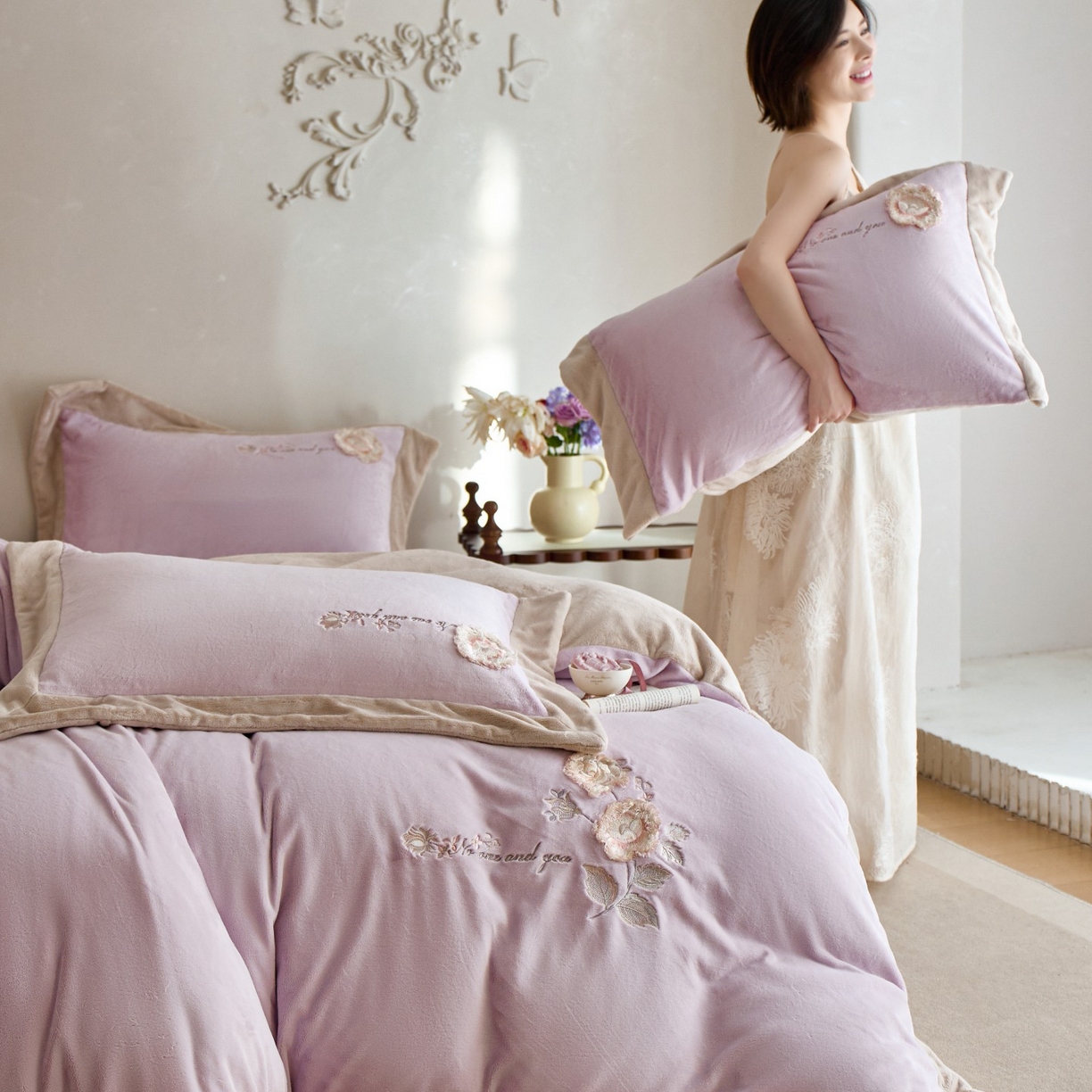 91家纺网 家纺一手货源 找家纺 蓝梦 2025新款270g全消光牛奶绒四件套-甜心奶泡 甜心奶泡-浅紫