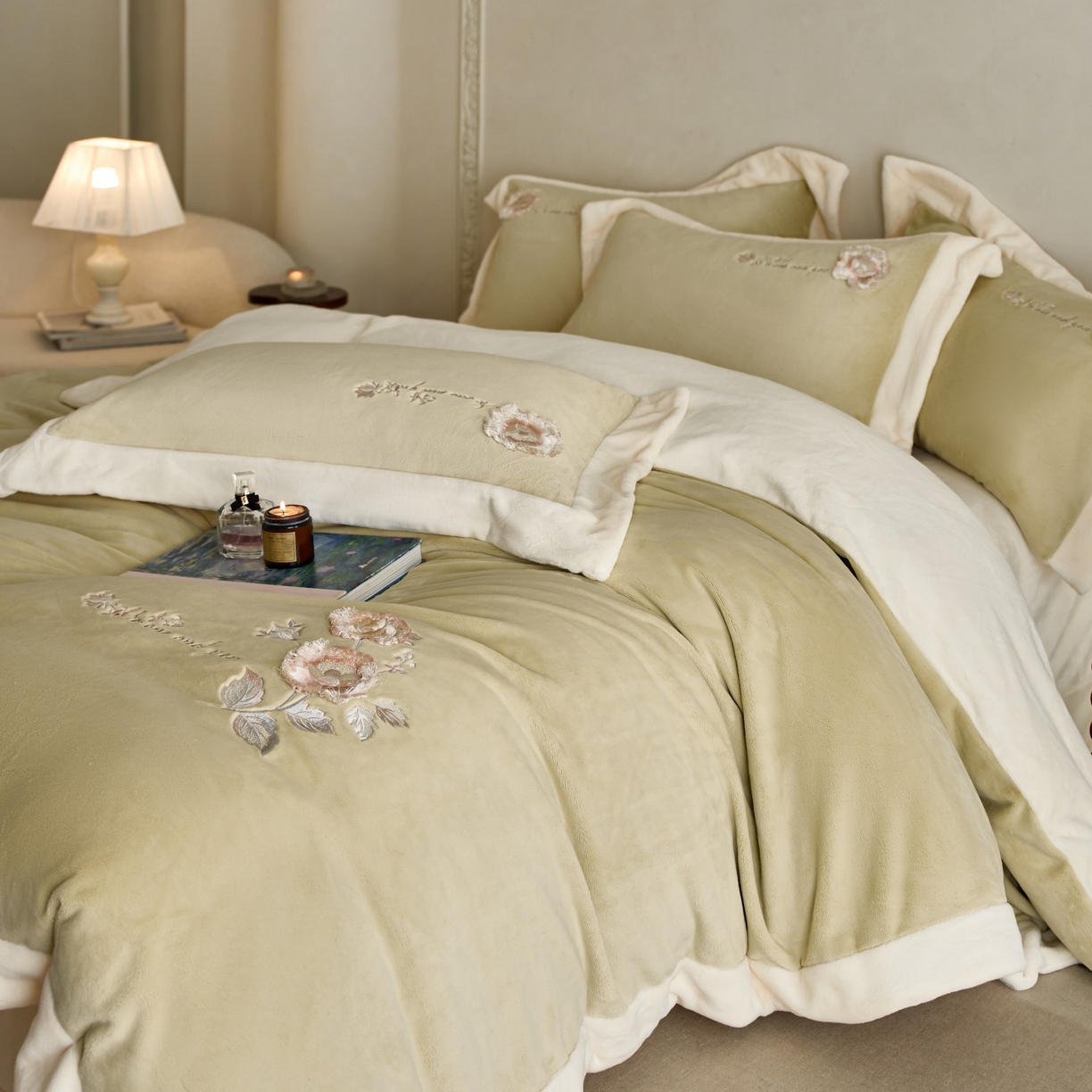 91家纺网 家纺一手货源 找家纺 蓝梦 2025新款270g全消光牛奶绒四件套-甜心奶泡 甜心奶泡-浅绿