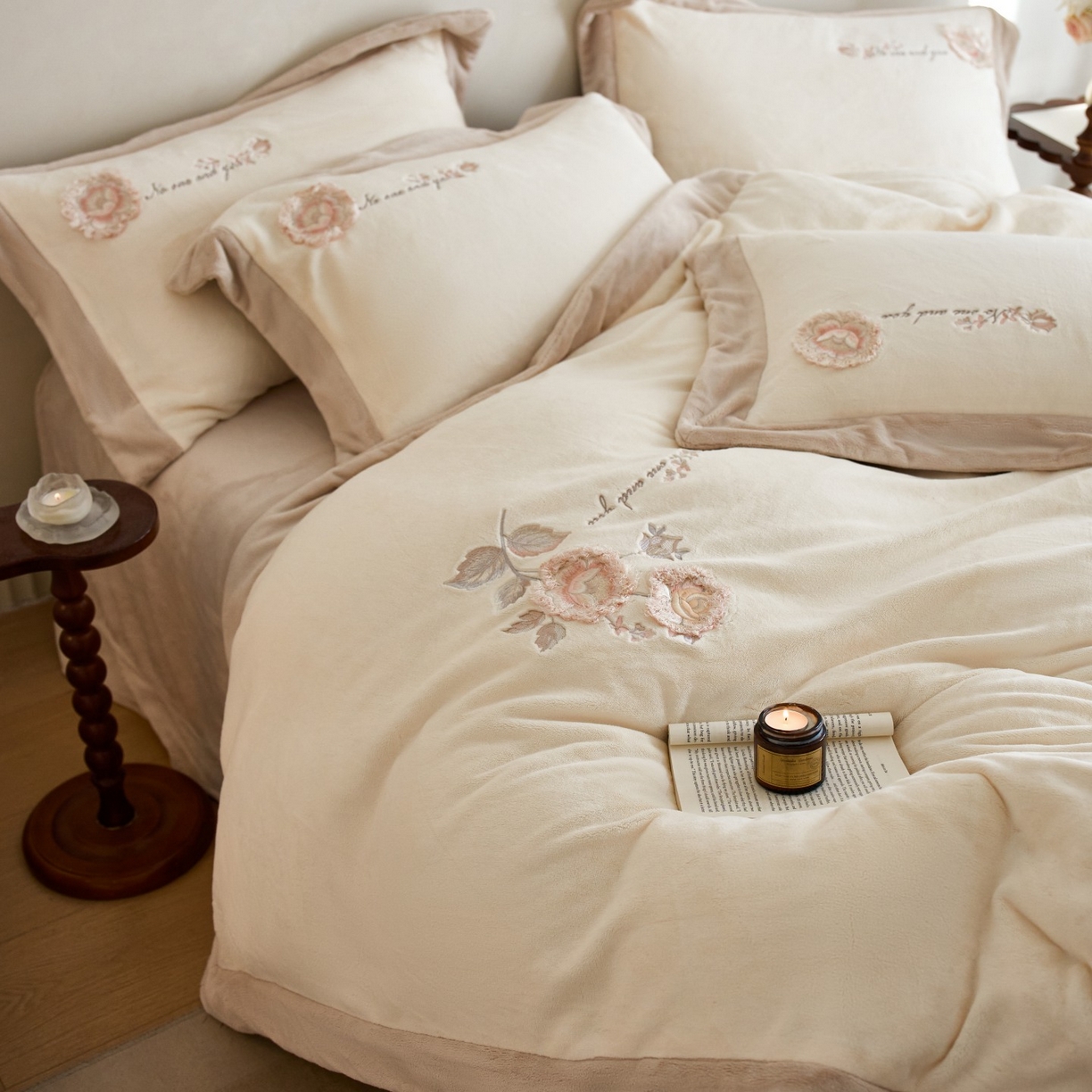 91家纺网 家纺一手货源 找家纺 蓝梦 2025新款270g全消光牛奶绒四件套-甜心奶泡 甜心奶泡-米杏