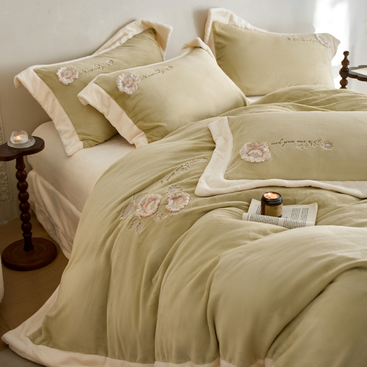 91家纺网 家纺一手货源 找家纺 蓝梦 2025新款270g全消光牛奶绒四件套-甜心奶泡 甜心奶泡-浅绿