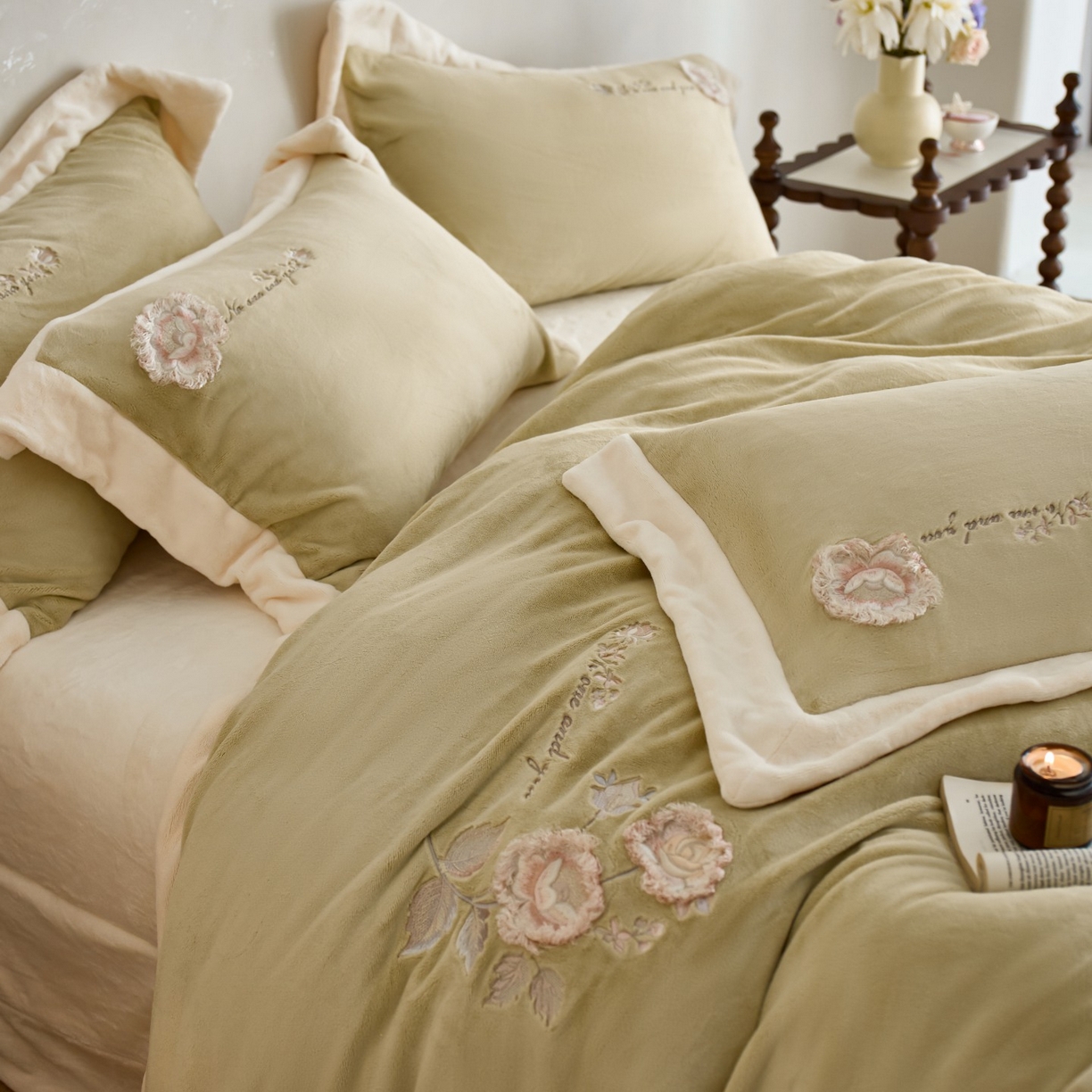 91家纺网 家纺一手货源 找家纺 蓝梦 2025新款270g全消光牛奶绒四件套-甜心奶泡 甜心奶泡-浅绿