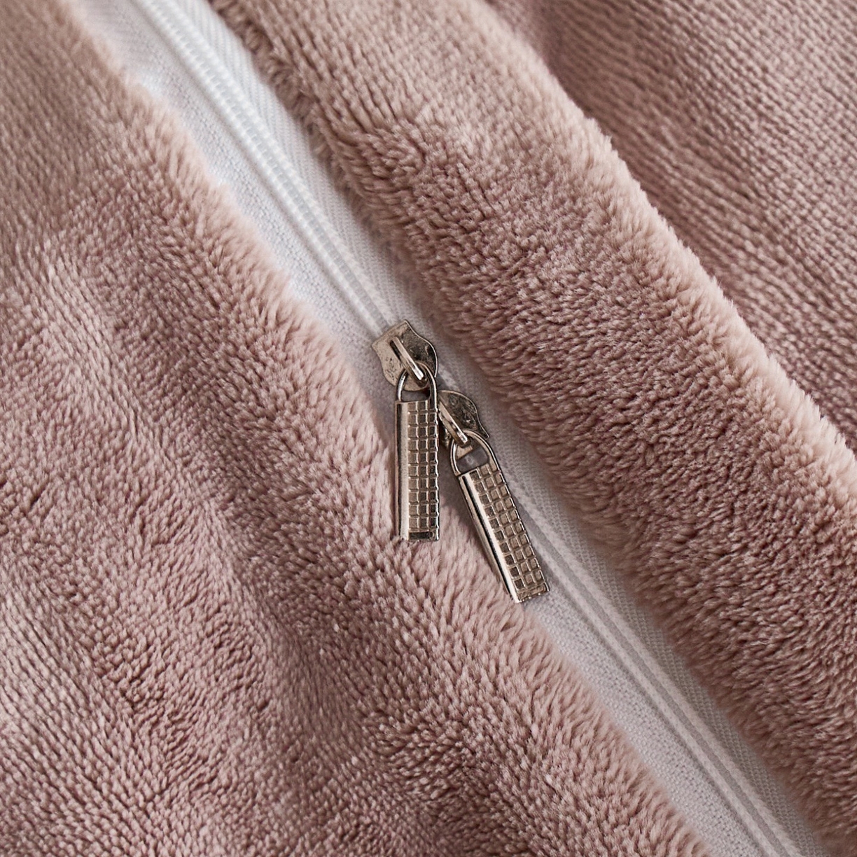 91家纺网 家纺一手货源 找家纺 蓝梦 2025新款270g全消光牛奶绒四件套-甜心奶泡 甜心奶泡-梦想粉