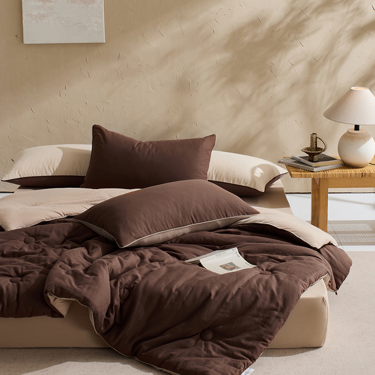 91家纺网 家纺一手货源 找家纺 LADYCOCO可可家居 2025新款针织+梭织被子（春秋被、冬被）被子被芯 双层纱被子咖色