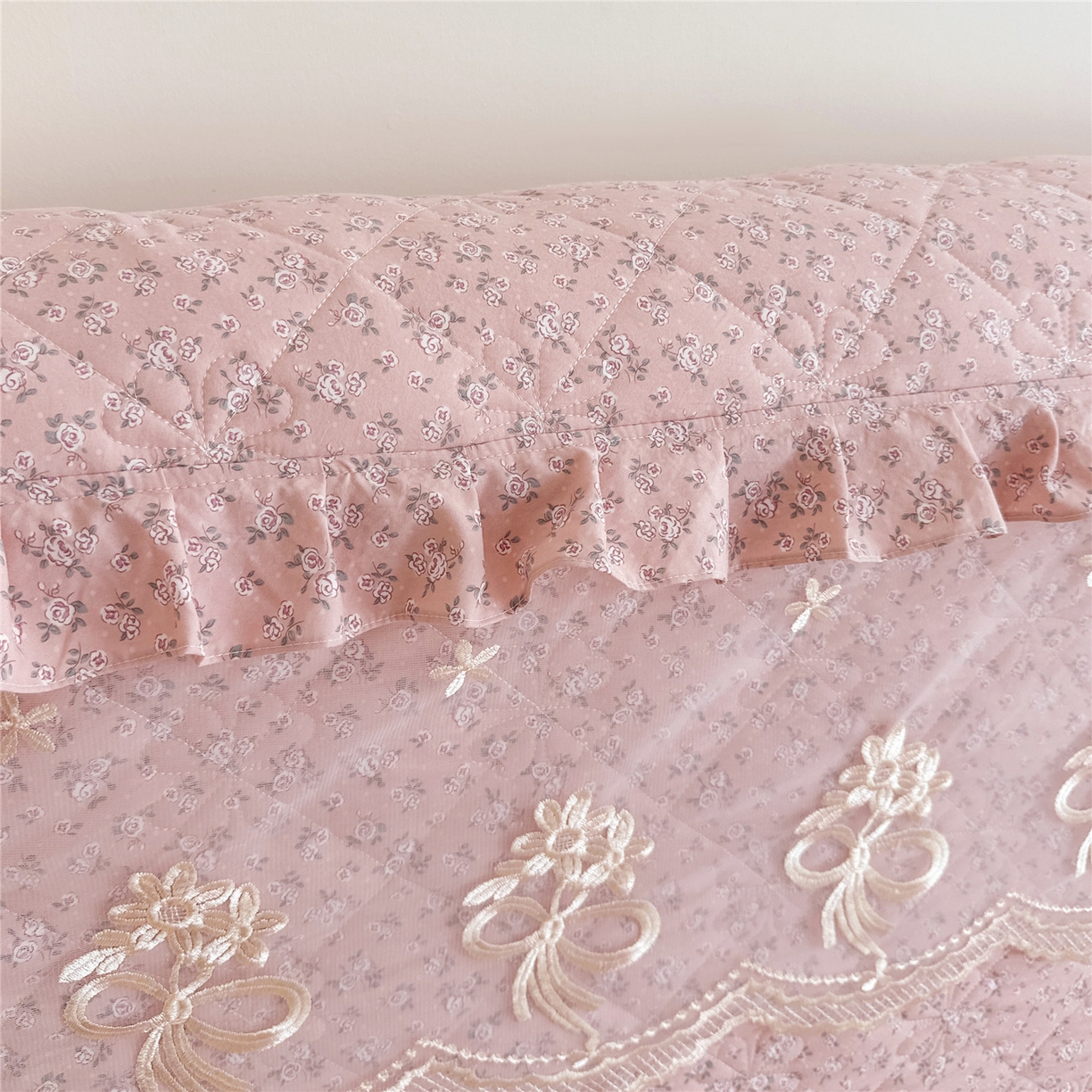 91家纺网 家纺一手货源 找家纺 （总）十个点家纺 2025新款公主风夹棉床头罩-绫罗系列