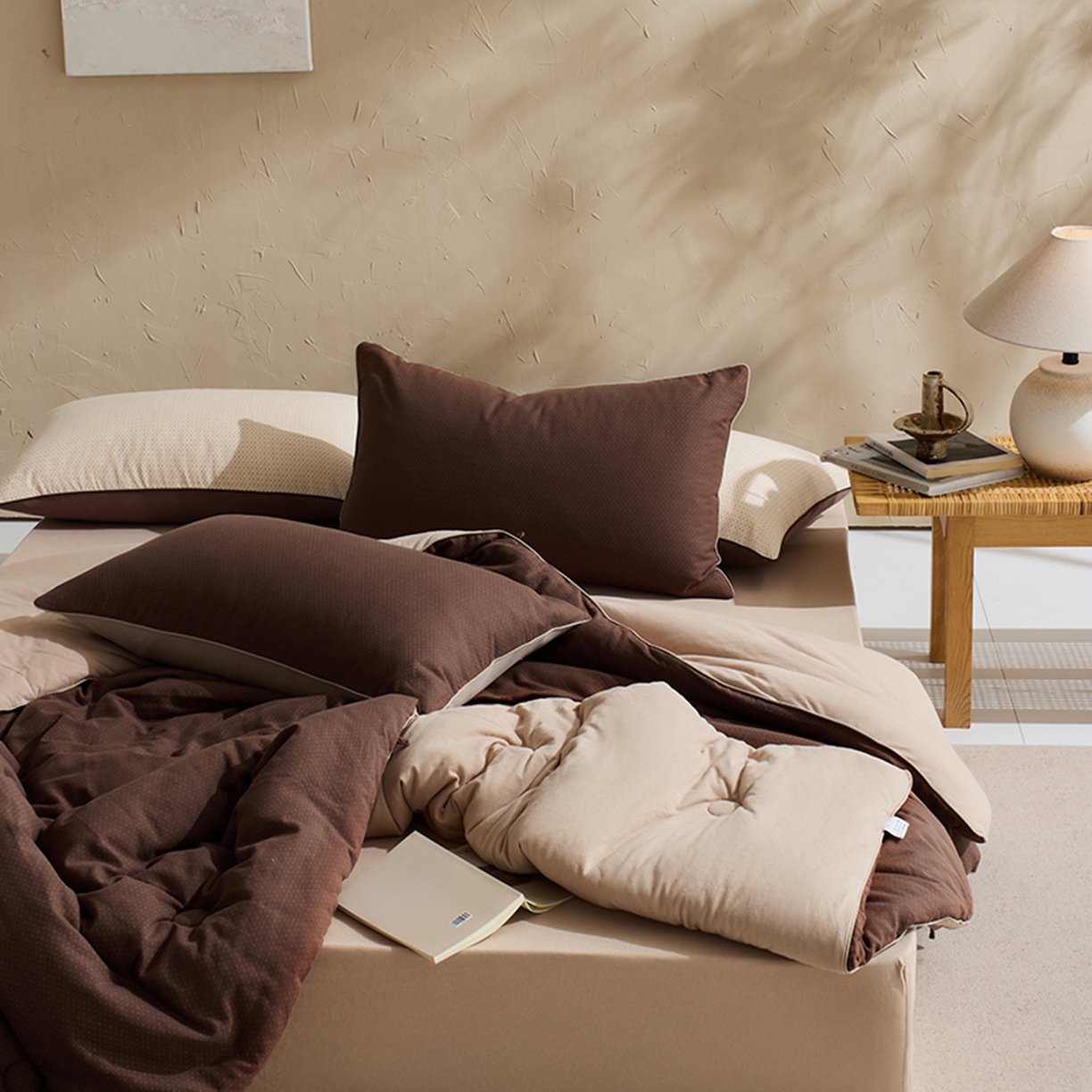 91家纺网 家纺一手货源 找家纺 LADYCOCO可可家居 2025新款针织+梭织被子（春秋被、冬被）被子被芯 双层纱被子咖色