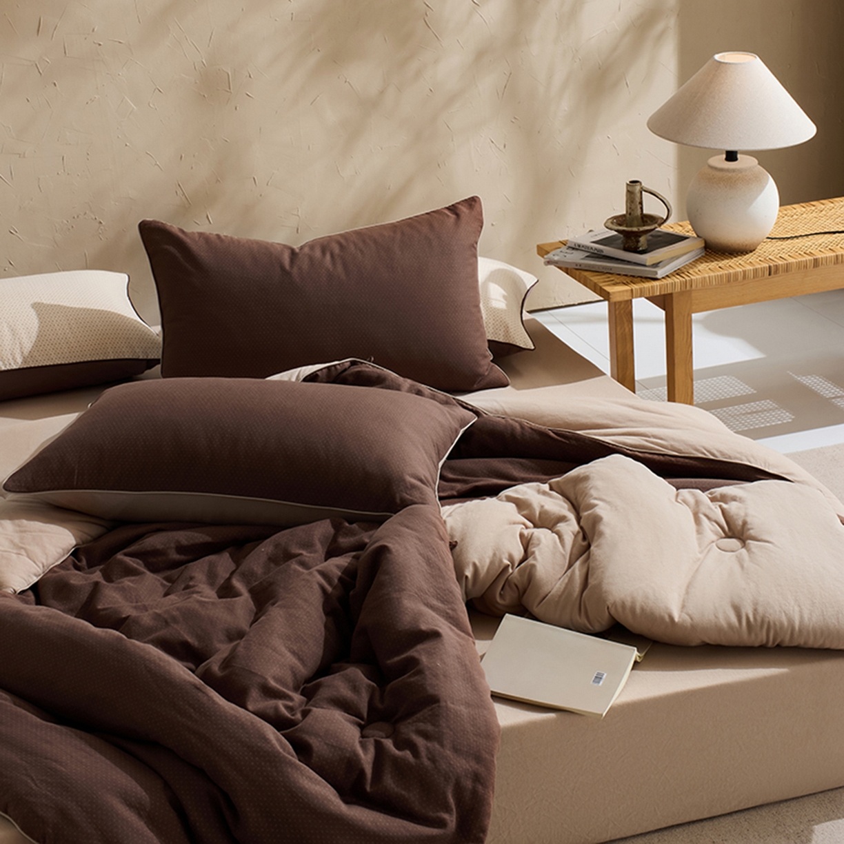 91家纺网 家纺一手货源 找家纺 LADYCOCO可可家居 2025新款针织+梭织被子（春秋被、冬被）被子被芯 双层纱被子咖色