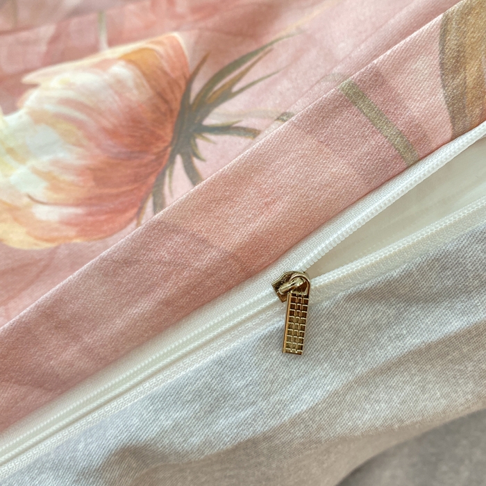 91家纺网 家纺一手货源 找家纺 红日子纺织品 2025新款A类全棉磨毛数码印花四件套 慕情