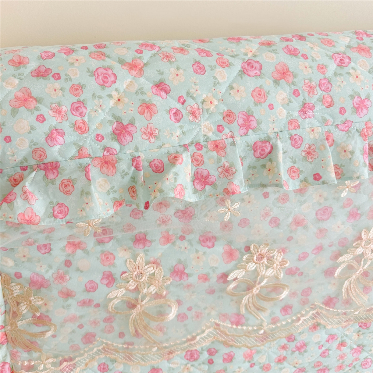 91家纺网 家纺一手货源 找家纺 十个点家纺 2025新款公主风夹棉床头罩-绫罗系列 海棠花