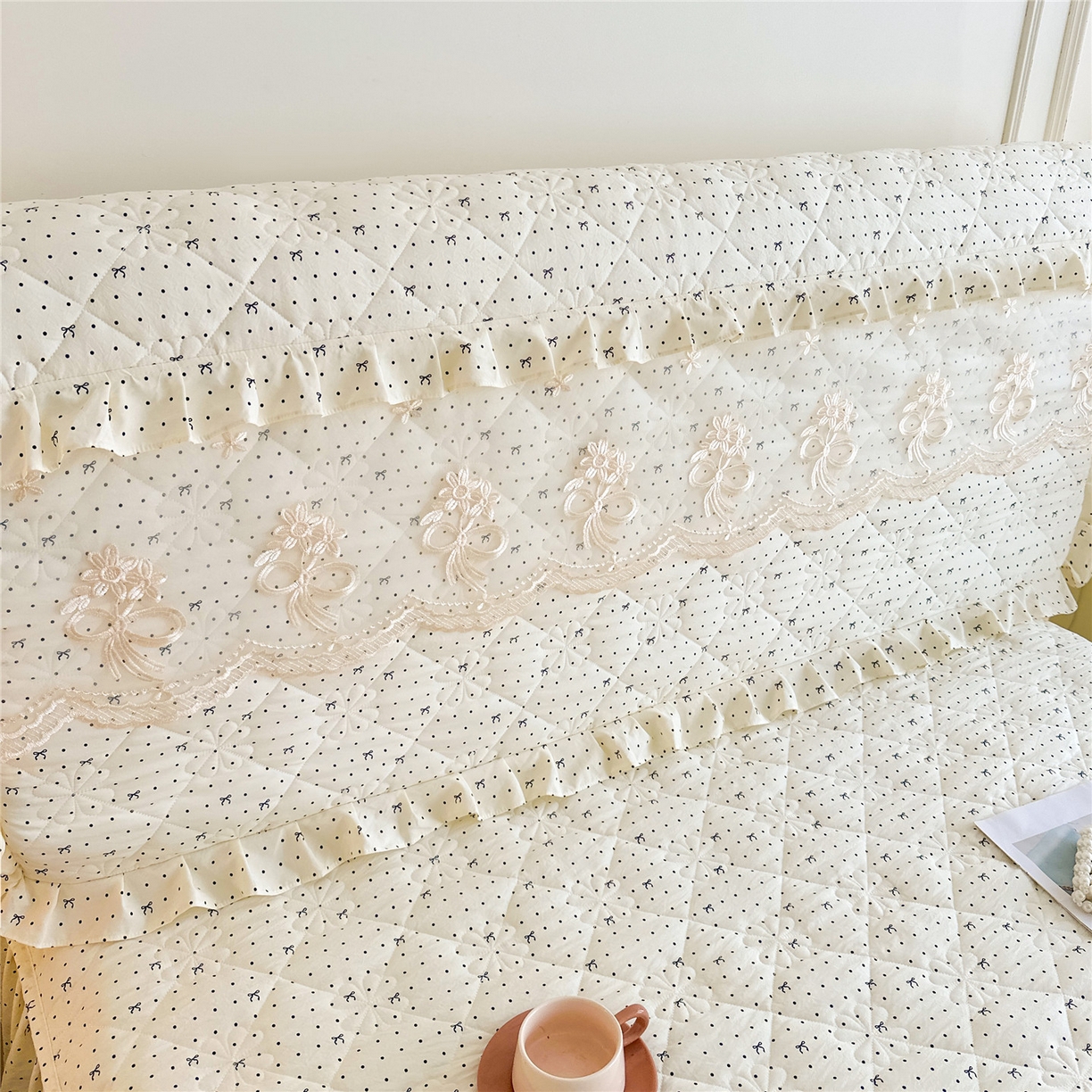 91家纺网 家纺一手货源 找家纺 十个点家纺 2025新款公主风夹棉床头罩-绫罗系列 同心结