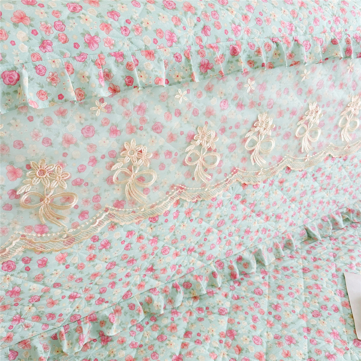 91家纺网 家纺一手货源 找家纺 十个点家纺 2025新款公主风夹棉床头罩-绫罗系列 海棠花