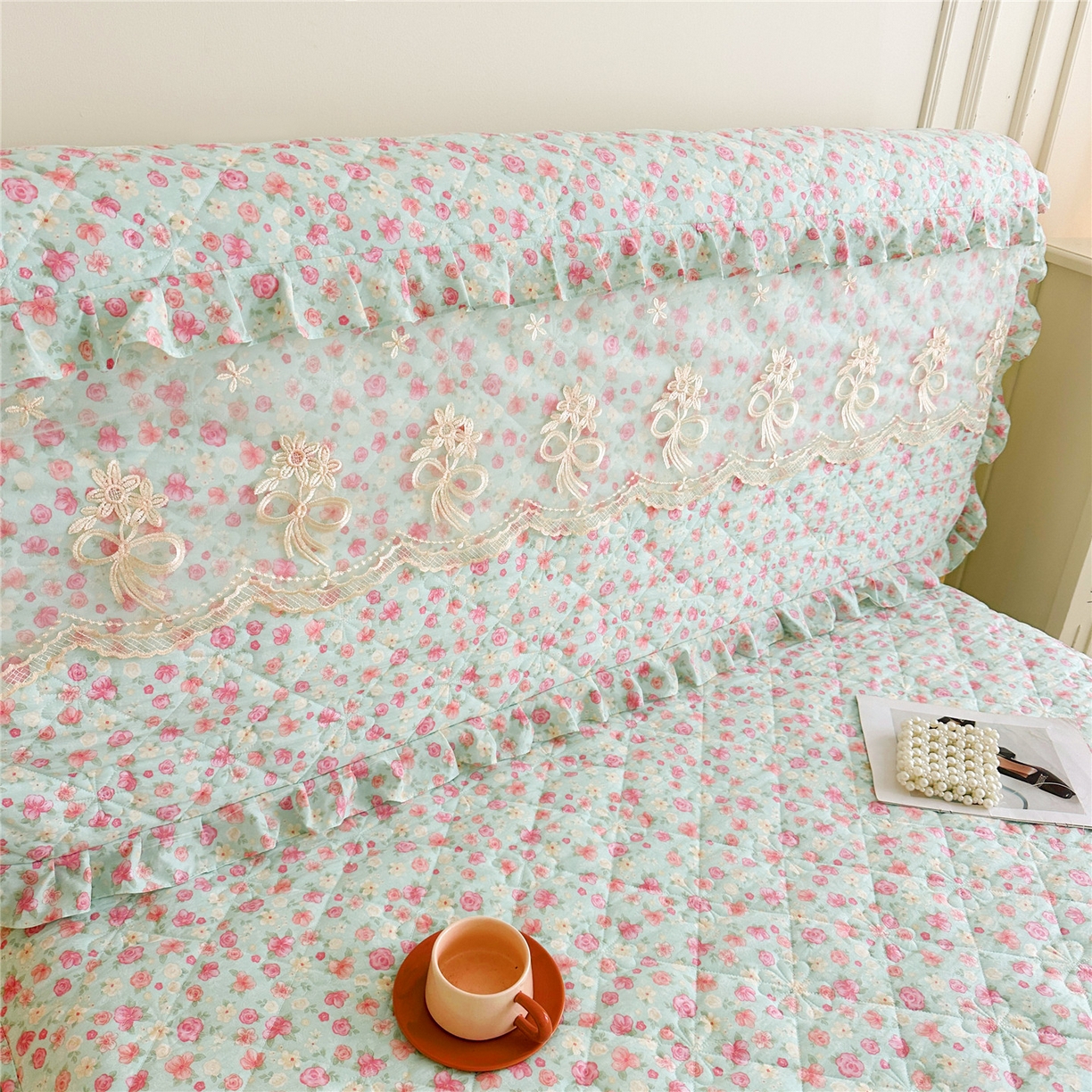 91家纺网 家纺一手货源 找家纺 十个点家纺 2025新款公主风夹棉床头罩-绫罗系列 海棠花