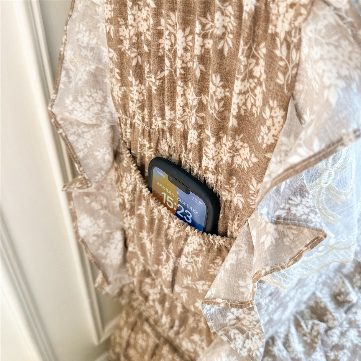 91家纺网 家纺一手货源 找家纺 十个点家纺 2025新款公主风夹棉床头罩-绫罗系列 山茶花