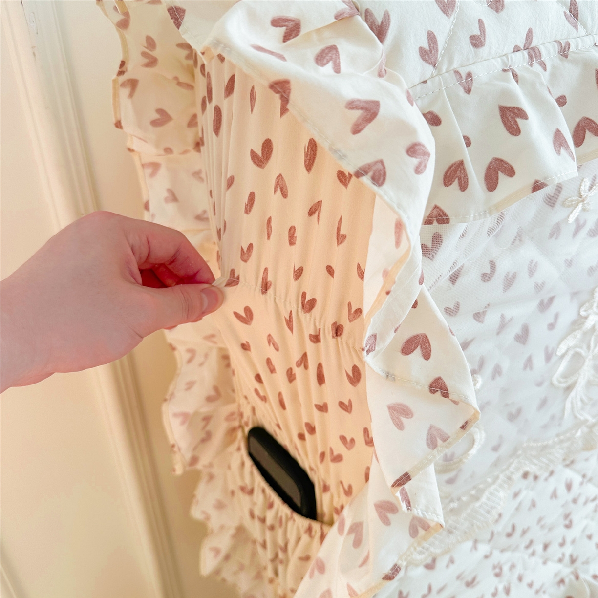 91家纺网 家纺一手货源 找家纺 十个点家纺 2025新款公主风夹棉床头罩-绫罗系列 心相印