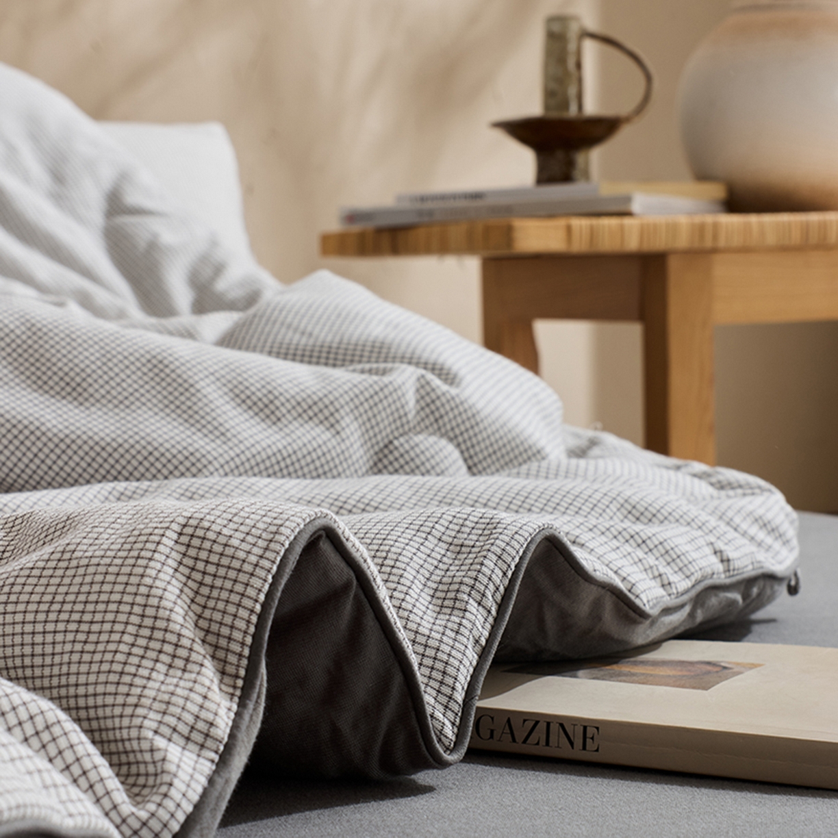 91家纺网 家纺一手货源 找家纺 LADYCOCO可可家居 2025新款针织+梭织被子（春秋被、冬被）被子被芯 星羽皱被子格子灰色