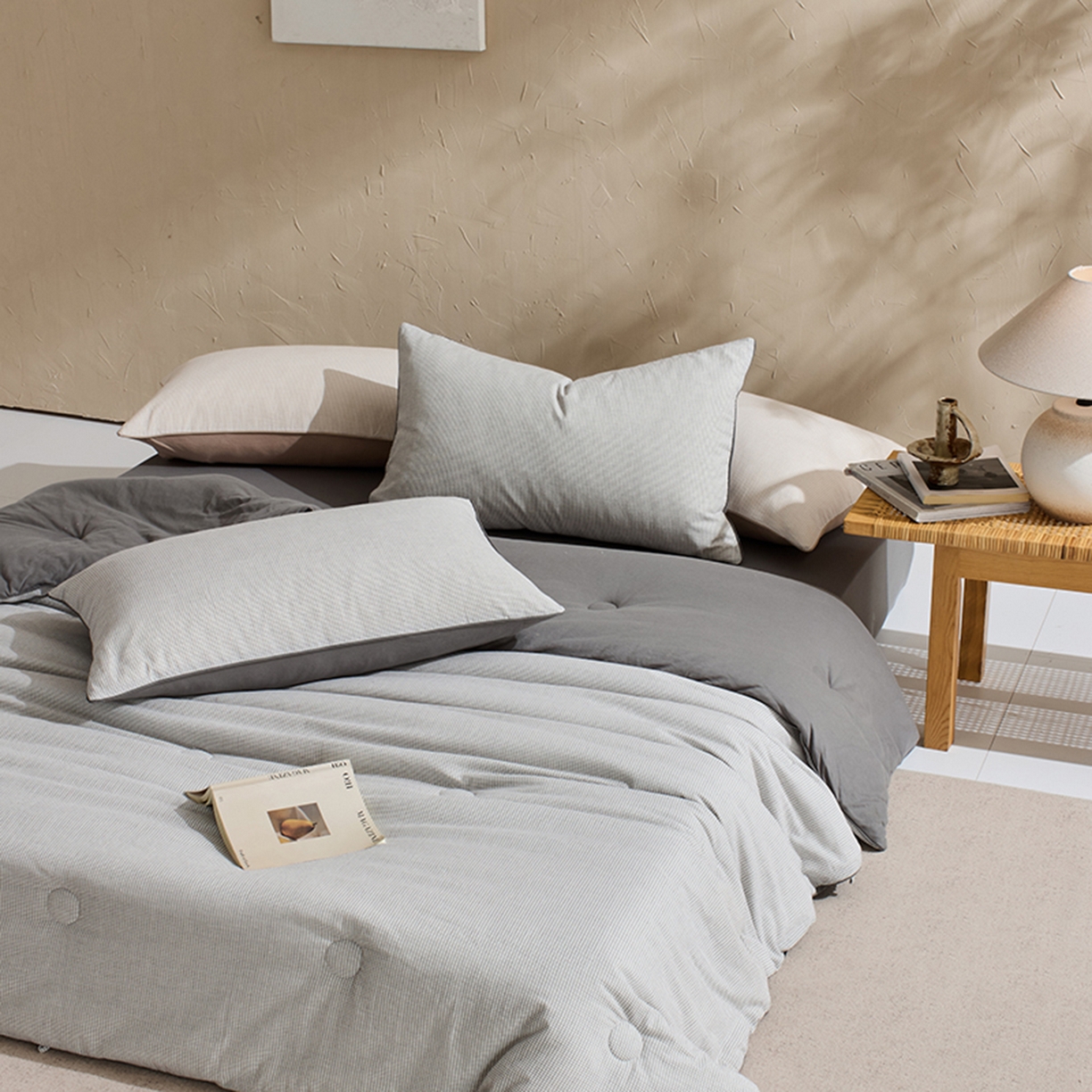 91家纺网 家纺一手货源 找家纺 LADYCOCO可可家居 2025新款针织+梭织被子（春秋被、冬被）被子被芯 星羽皱被子格子灰色