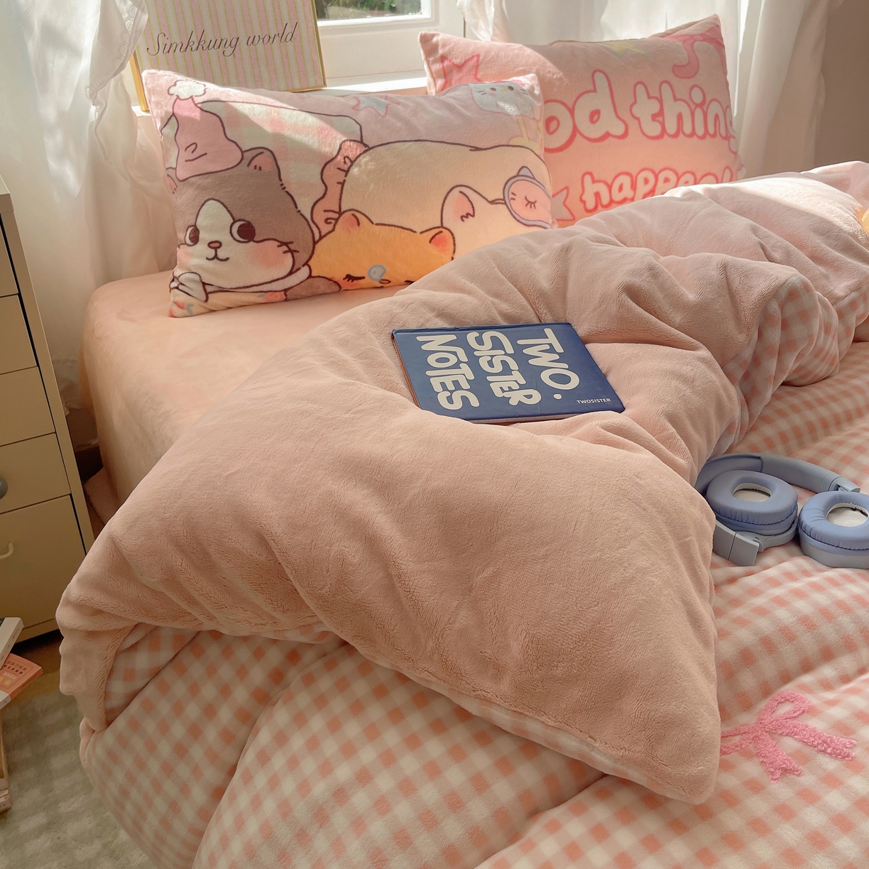 91家纺网 家纺一手货源 找家纺 沐慕 2025新款牛奶绒加厚保暖毛巾绣四件套 牛奶绒-蝴蝶结猫咪