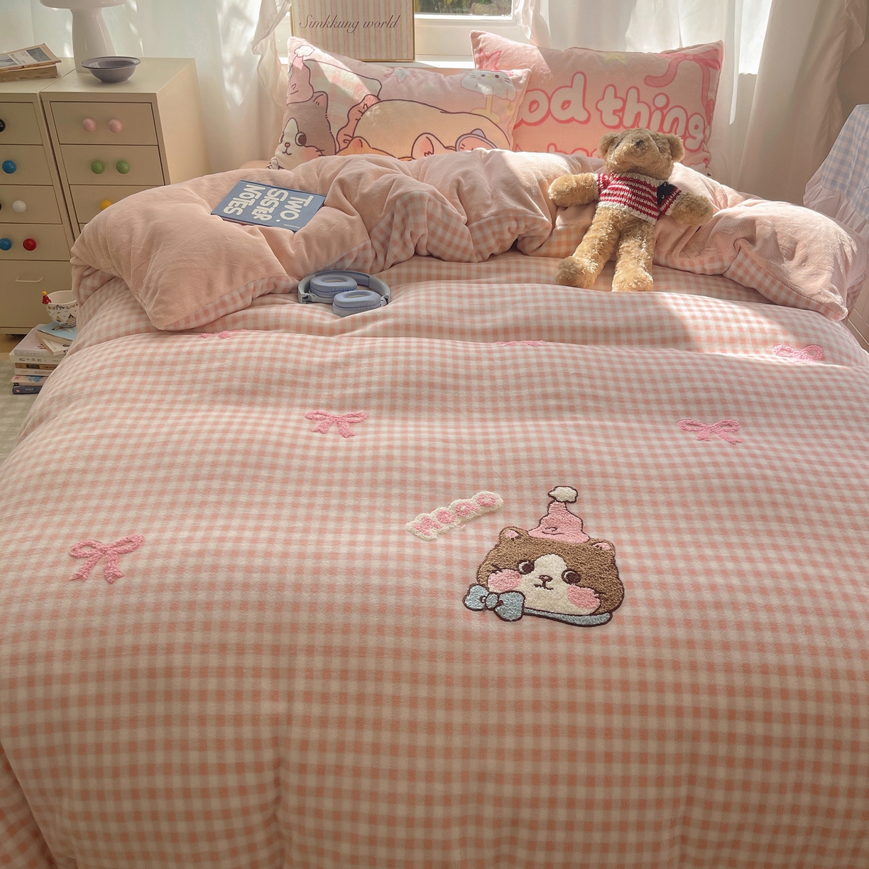 91家纺网 家纺一手货源 找家纺 沐慕 2025新款牛奶绒加厚保暖毛巾绣四件套 牛奶绒-蝴蝶结猫咪