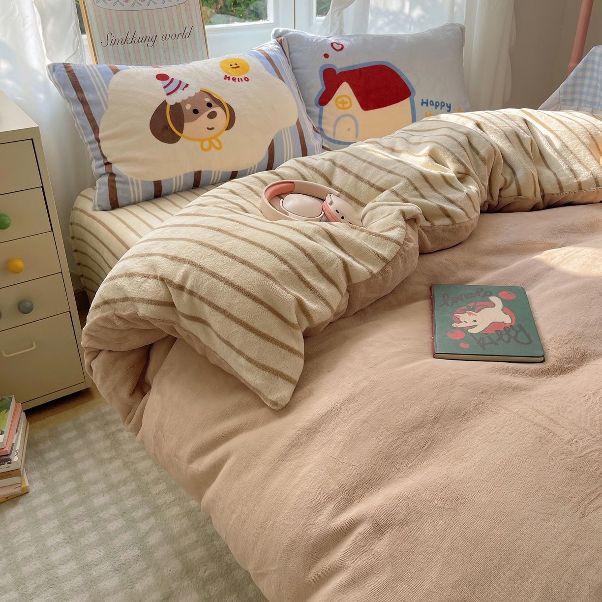 91家纺网 家纺一手货源 找家纺 沐慕 2025新款牛奶绒加厚保暖毛巾绣四件套 牛奶绒-腊肠狗