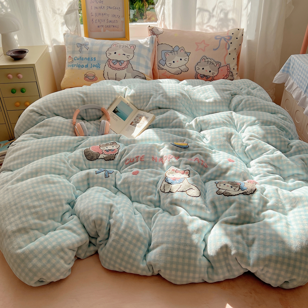 91家纺网 家纺一手货源 找家纺 沐慕 2025新款牛奶绒加厚保暖毛巾绣四件套 牛奶绒-猫咪日记