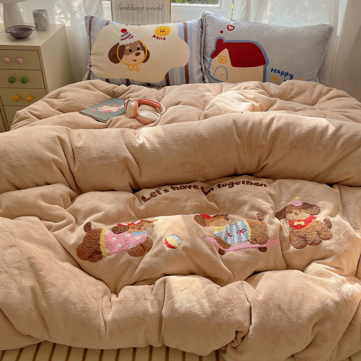 91家纺网 家纺一手货源 找家纺 沐慕 2025新款牛奶绒加厚保暖毛巾绣四件套 牛奶绒-腊肠狗