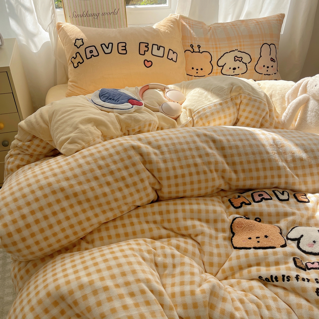 91家纺网 家纺一手货源 找家纺 沐慕 2025新款牛奶绒加厚保暖毛巾绣四件套 牛奶绒-三小只