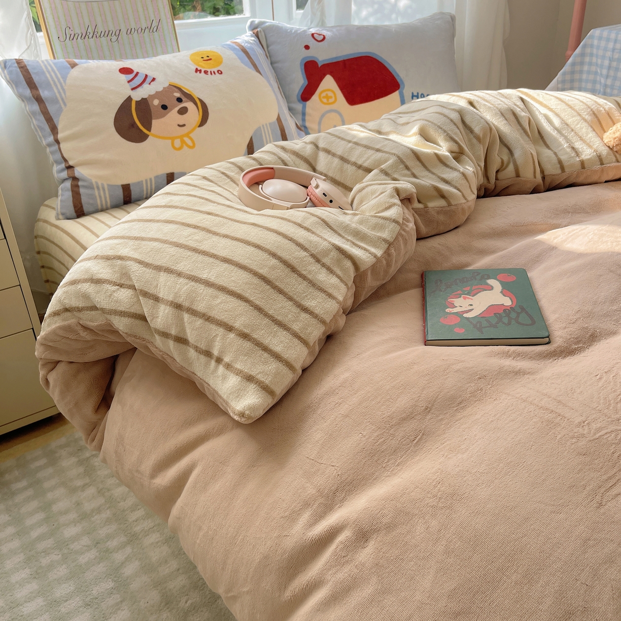 91家纺网 家纺一手货源 找家纺 沐慕 2025新款牛奶绒加厚保暖毛巾绣四件套 牛奶绒-腊肠狗