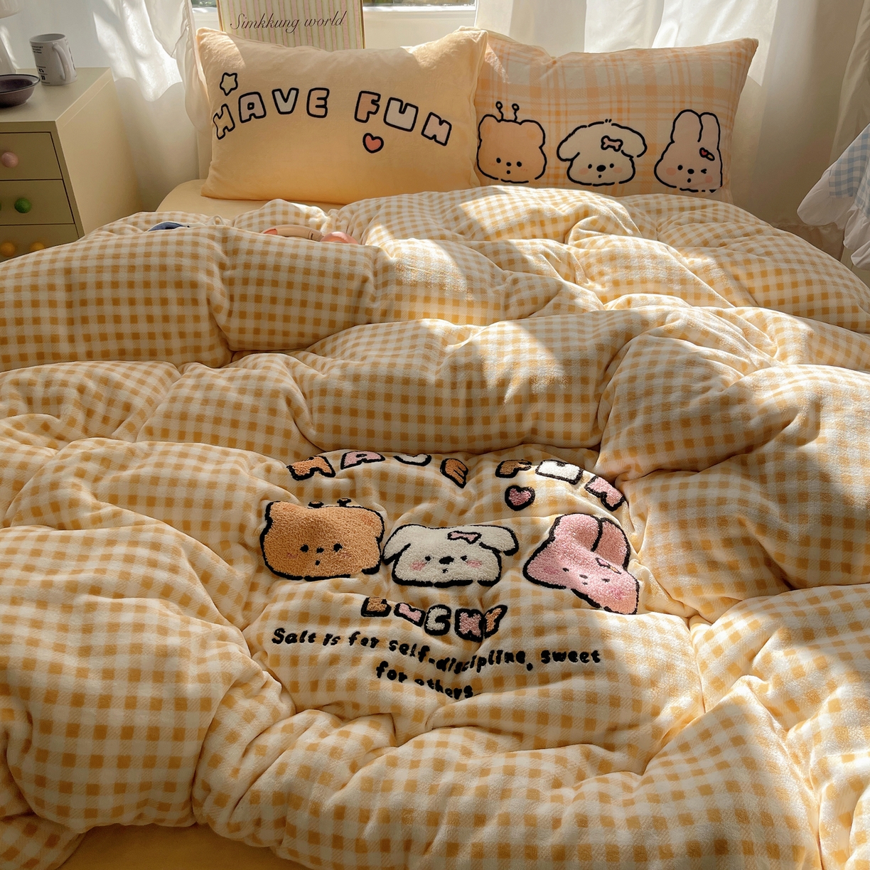 91家纺网 家纺一手货源 找家纺 沐慕 2025新款牛奶绒加厚保暖毛巾绣四件套 牛奶绒-三小只