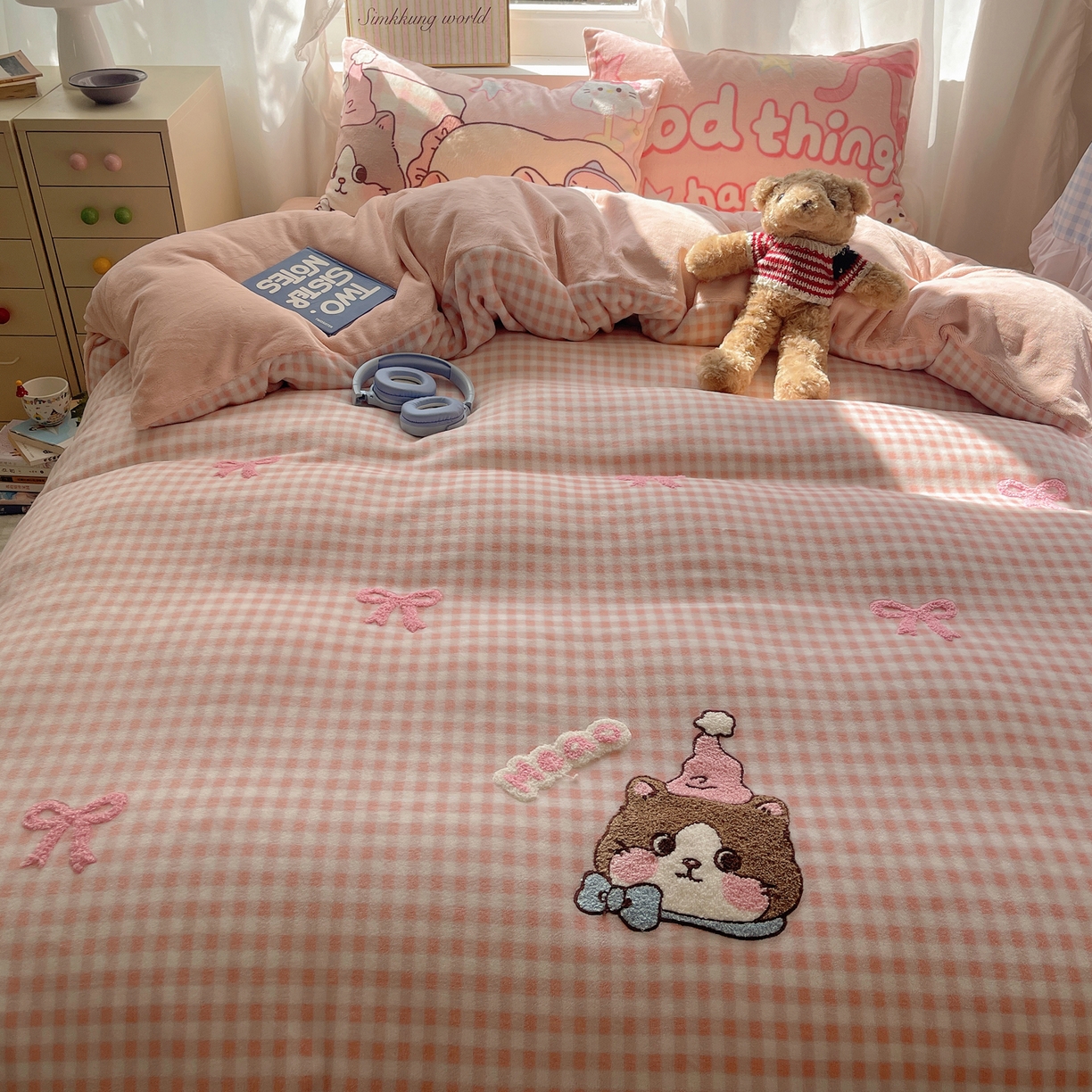 91家纺网 家纺一手货源 找家纺 沐慕 2025新款牛奶绒加厚保暖毛巾绣四件套 牛奶绒-蝴蝶结猫咪