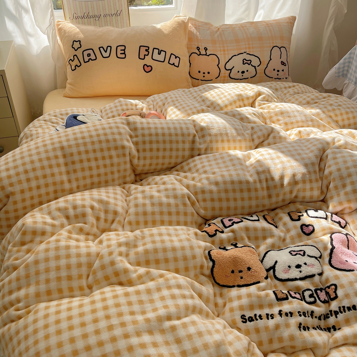 91家纺网 家纺一手货源 找家纺 沐慕 2025新款牛奶绒加厚保暖毛巾绣四件套 牛奶绒-三小只