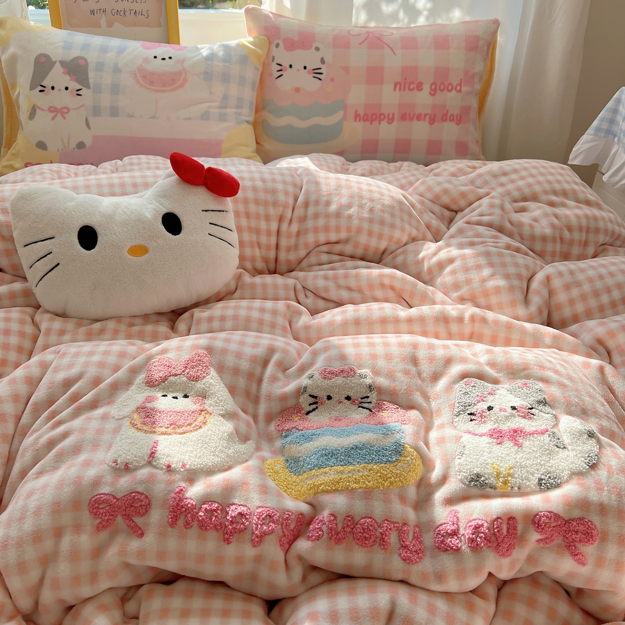 91家纺网 家纺一手货源 找家纺 沐慕 2025新款牛奶绒加厚保暖毛巾绣四件套 牛奶绒-可爱猫狗酱