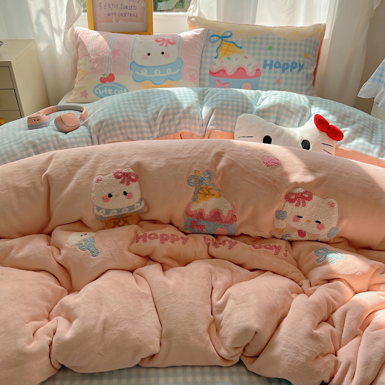 91家纺网 家纺一手货源 找家纺 沐慕 2025新款牛奶绒加厚保暖毛巾绣四件套 牛奶绒-蛋糕kt