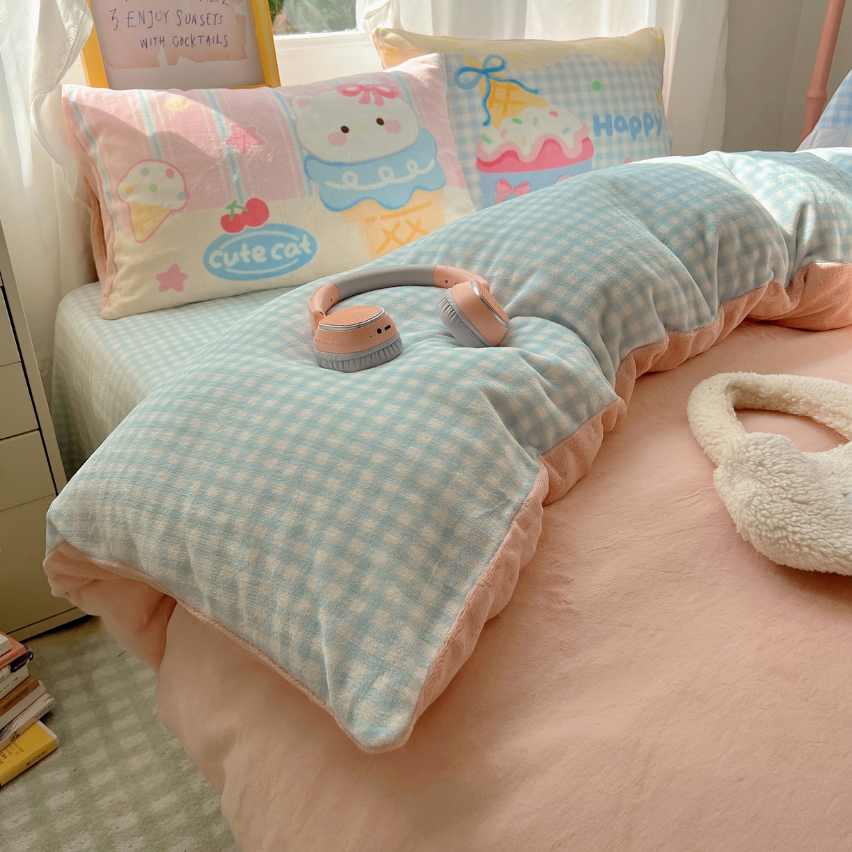 91家纺网 家纺一手货源 找家纺 沐慕 2025新款牛奶绒加厚保暖毛巾绣四件套 牛奶绒-蛋糕kt