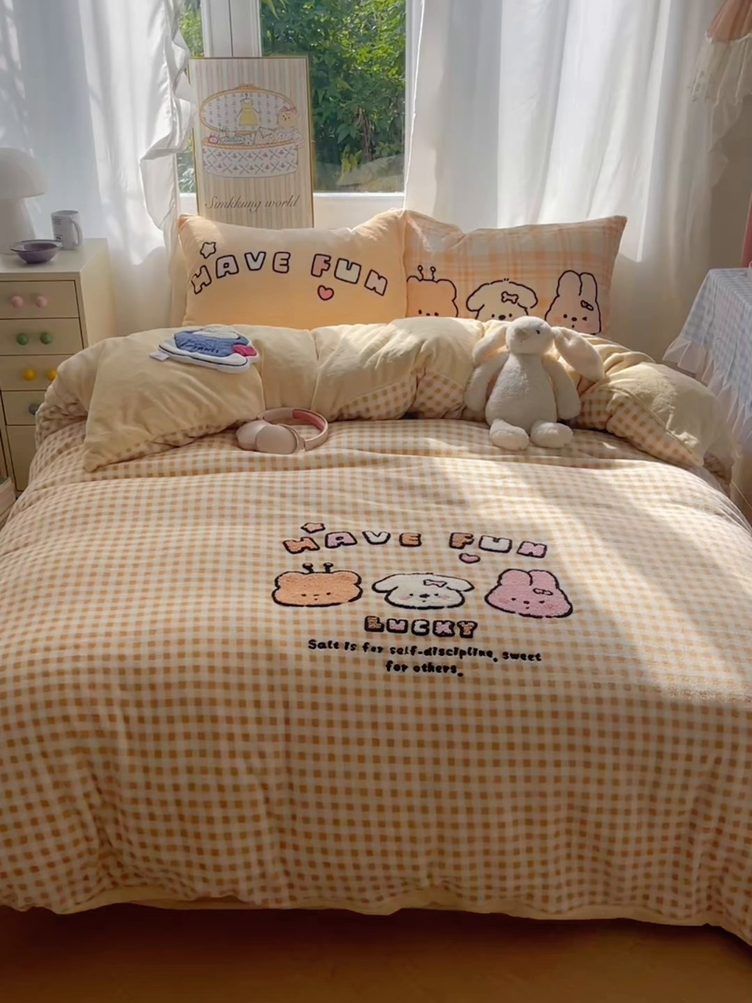 91家纺网 家纺一手货源 找家纺 沐慕 2025新款牛奶绒加厚保暖毛巾绣四件套 牛奶绒-三小只