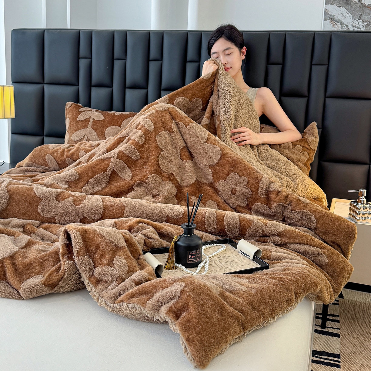 枋梢家纺 2025新款亮丝兔毛绒兔毛提花暖居花漾羊羔绒 双层加厚保暖盖毯 居家午睡保暖毯 花漾-咖色