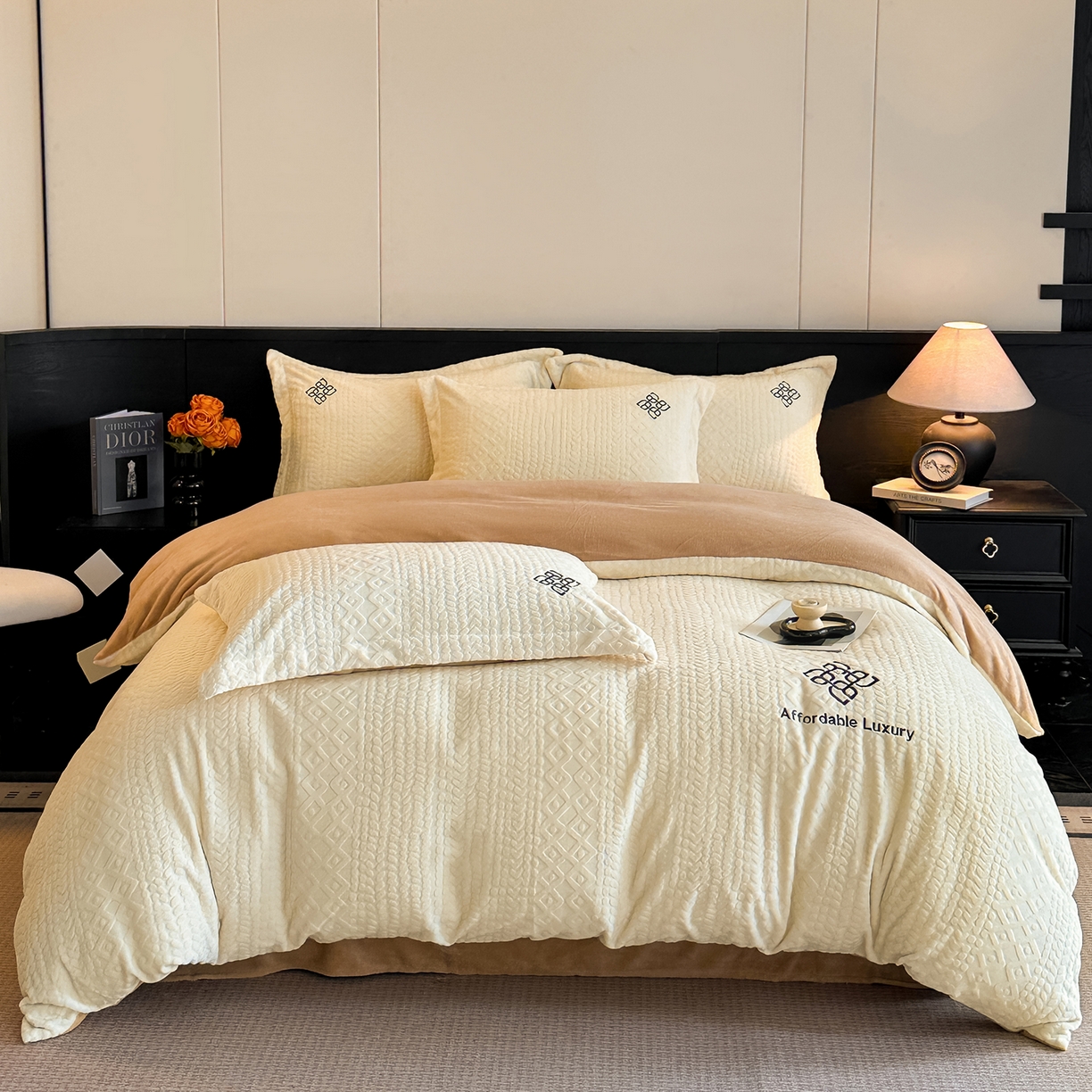 91家纺网 家纺一手货源 找家纺 慕晨 2025新款立体提花绒简约风格高克重雕花加厚牛奶绒四件套 波西米亚-米白